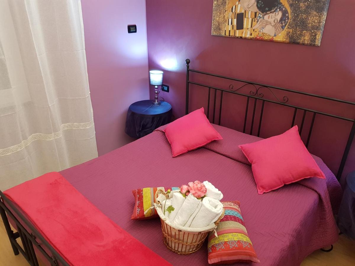 Ghiro Ghiotto Bed & Breakfast Pietra Ligure Exterior foto