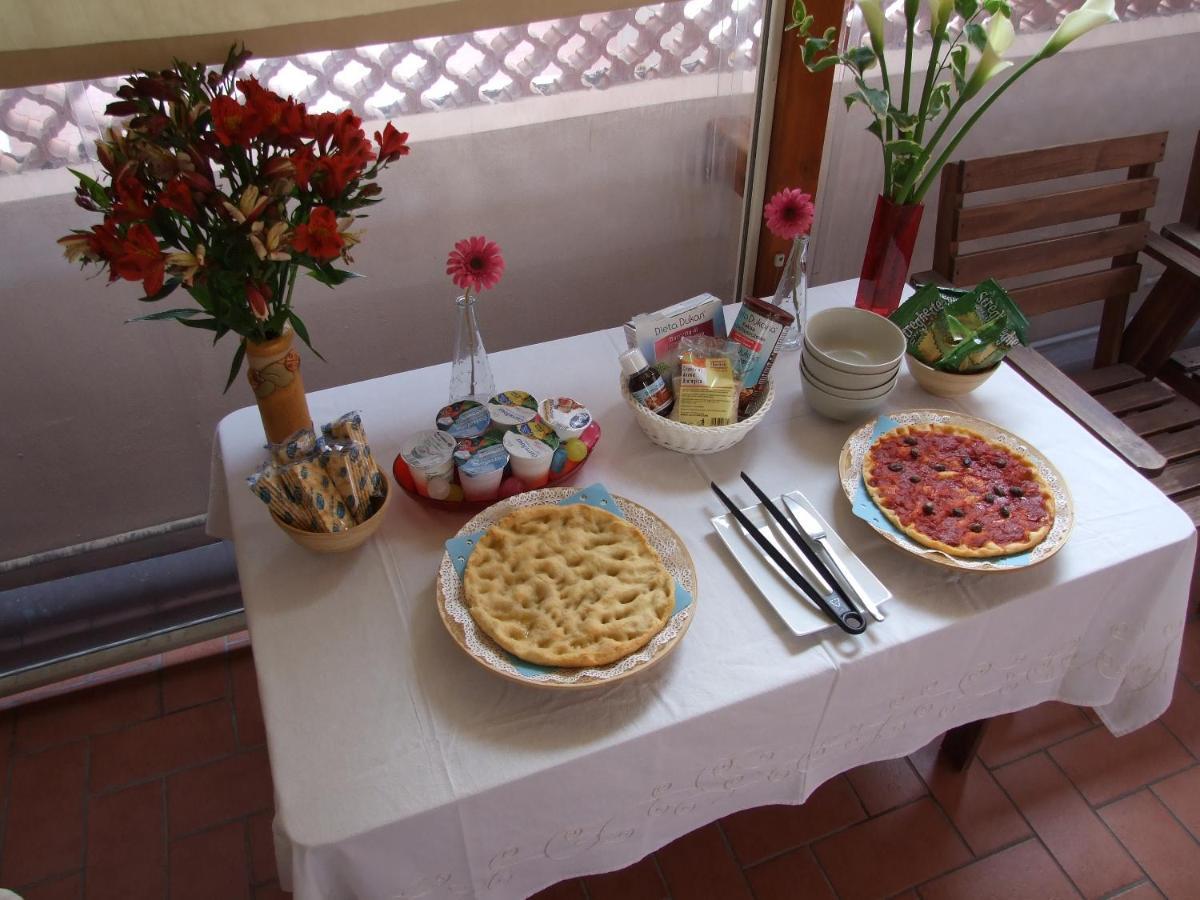 Ghiro Ghiotto Bed & Breakfast Pietra Ligure Exterior foto