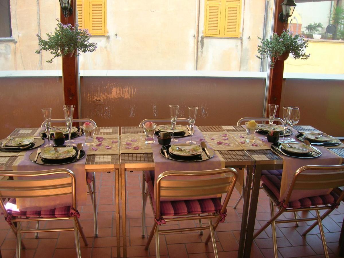 Ghiro Ghiotto Bed & Breakfast Pietra Ligure Exterior foto
