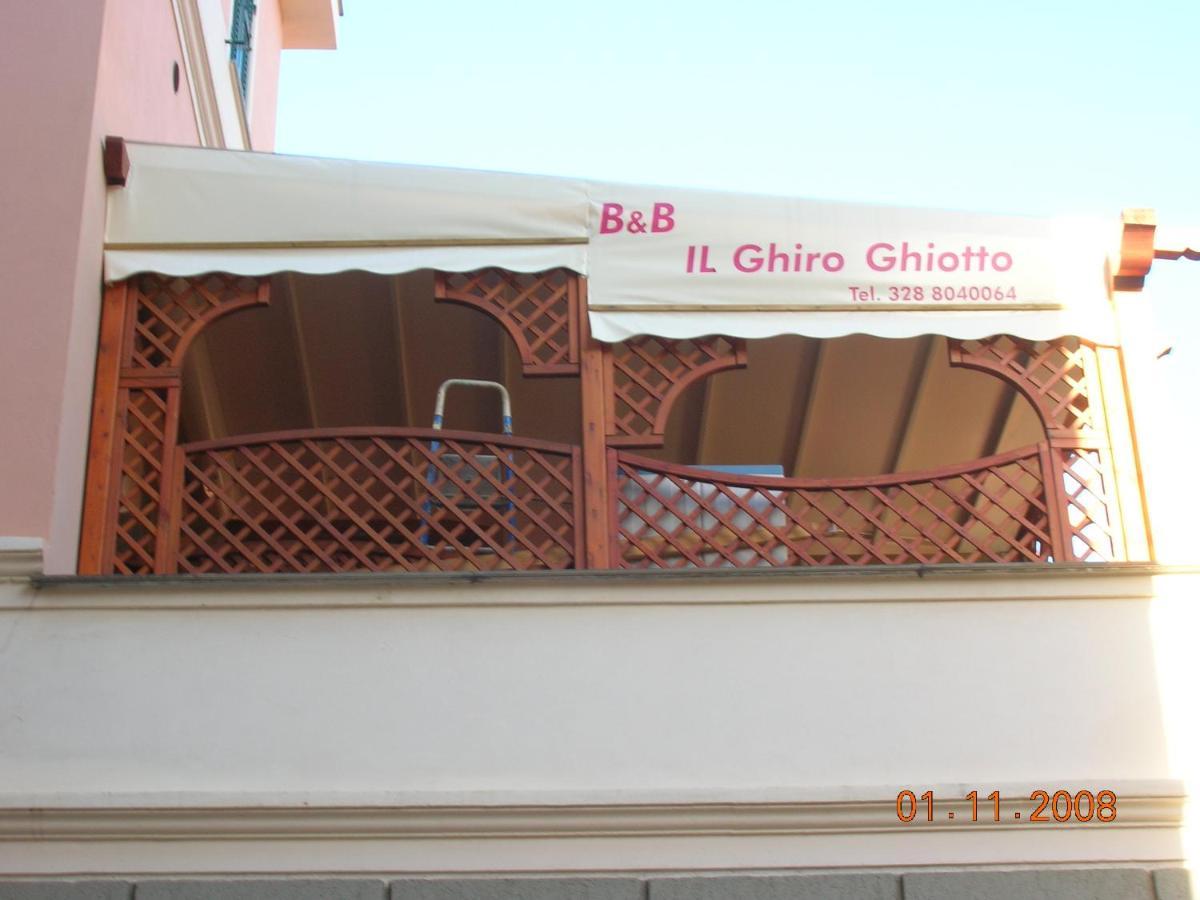 Ghiro Ghiotto Bed & Breakfast Pietra Ligure Exterior foto