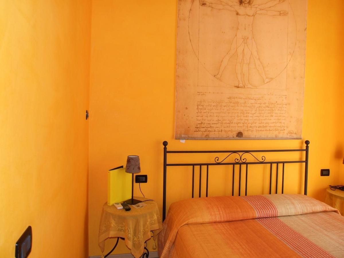 Ghiro Ghiotto Bed & Breakfast Pietra Ligure Exterior foto