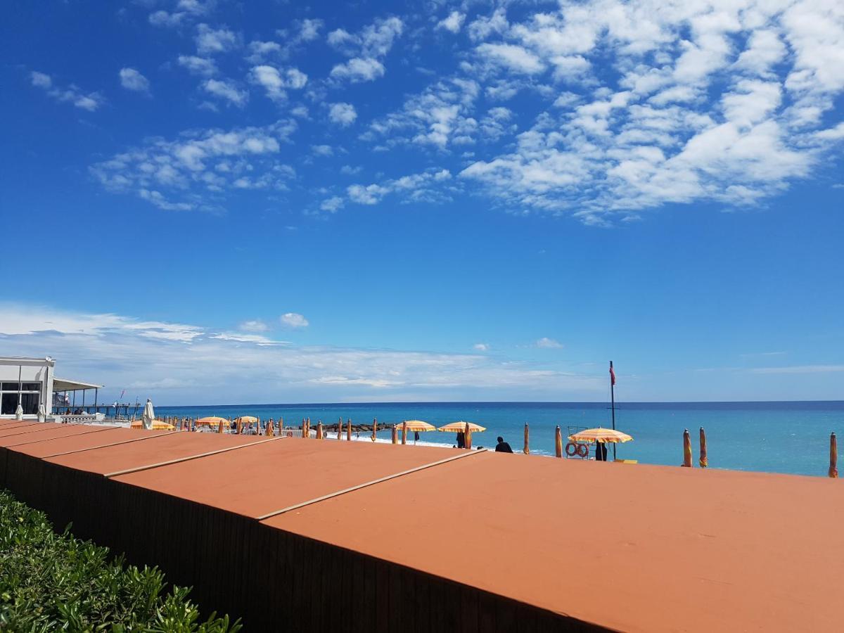 Ghiro Ghiotto Bed & Breakfast Pietra Ligure Exterior foto