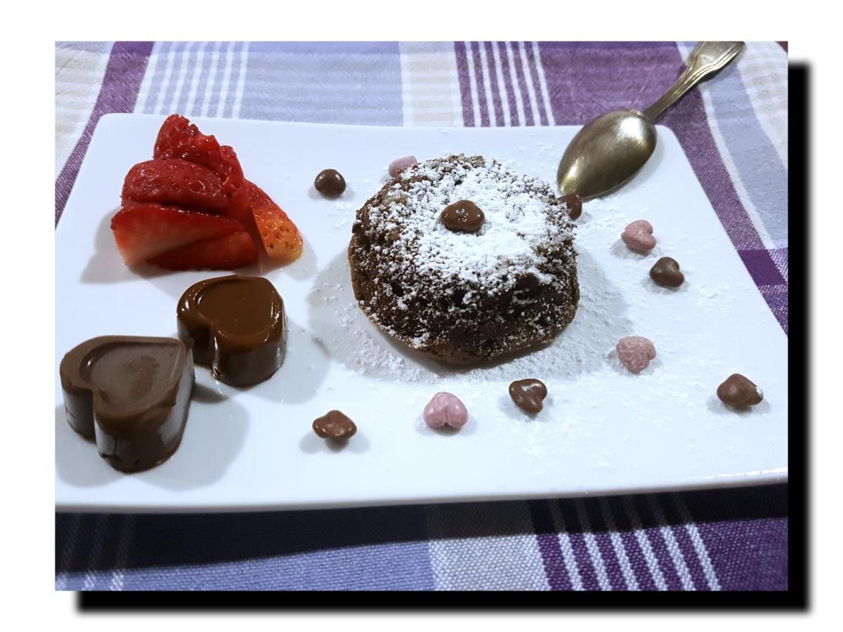 Ghiro Ghiotto Bed & Breakfast Pietra Ligure Exterior foto