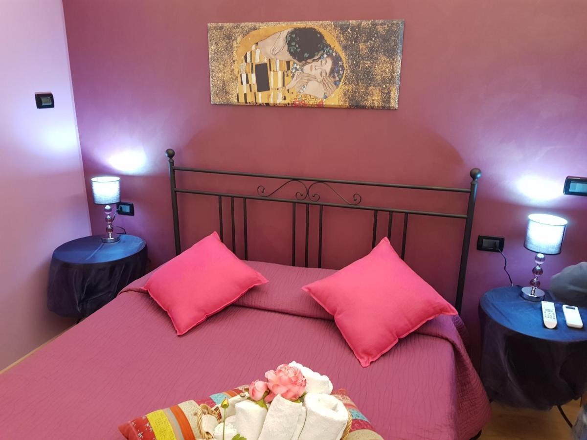 Ghiro Ghiotto Bed & Breakfast Pietra Ligure Exterior foto