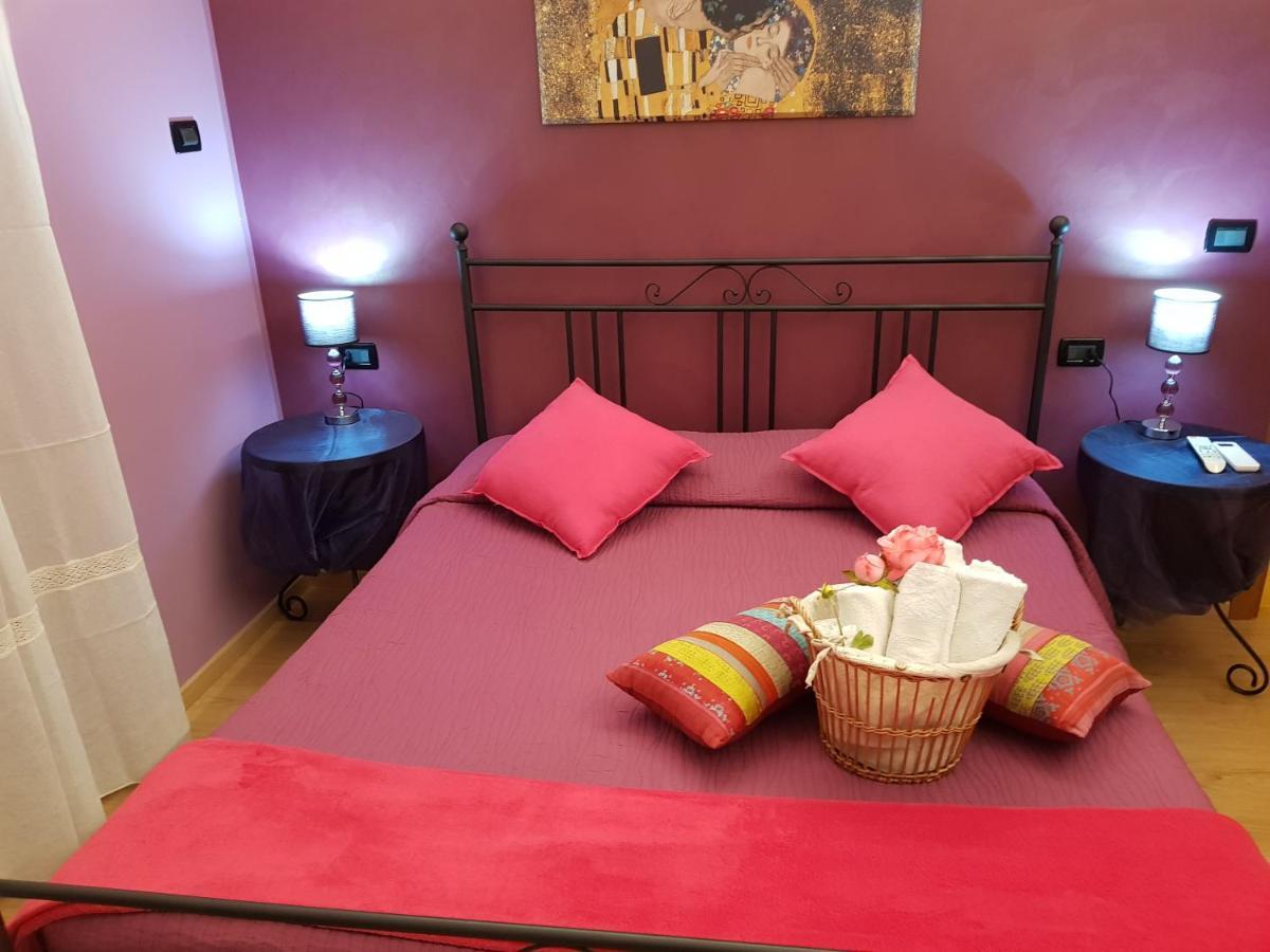 Ghiro Ghiotto Bed & Breakfast Pietra Ligure Exterior foto
