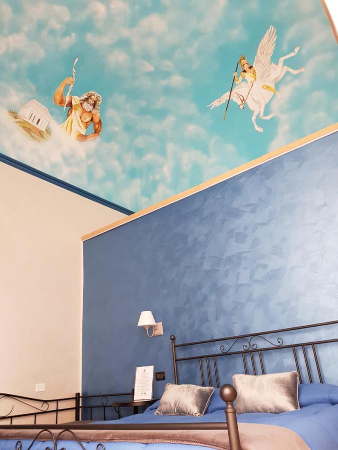 Ghiro Ghiotto Bed & Breakfast Pietra Ligure Exterior foto