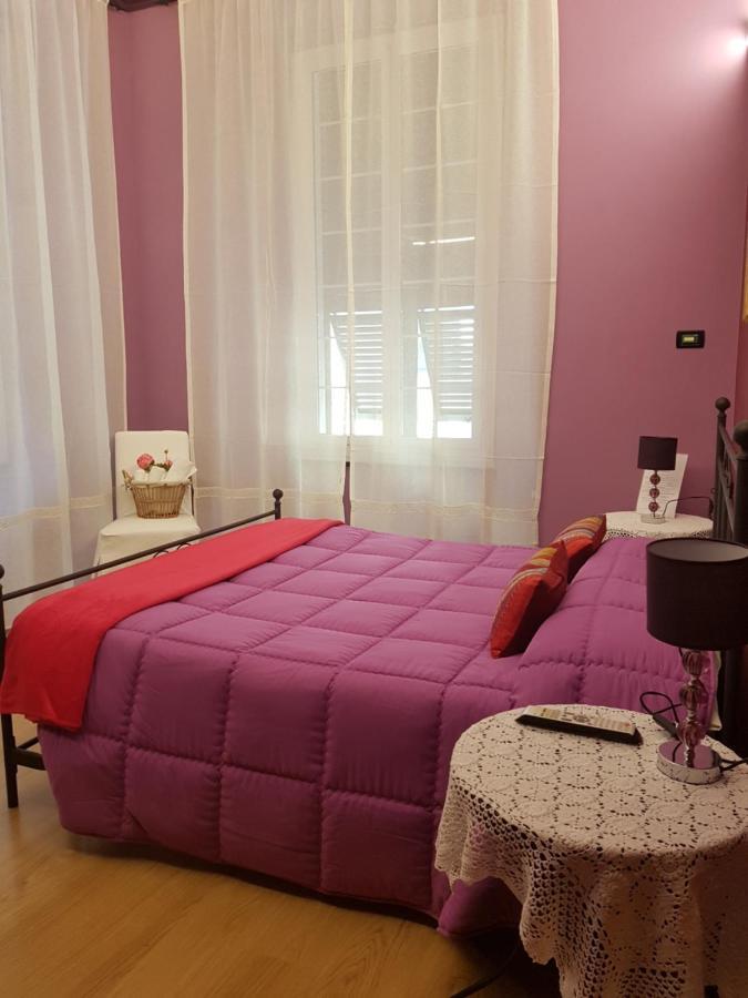 Ghiro Ghiotto Bed & Breakfast Pietra Ligure Exterior foto