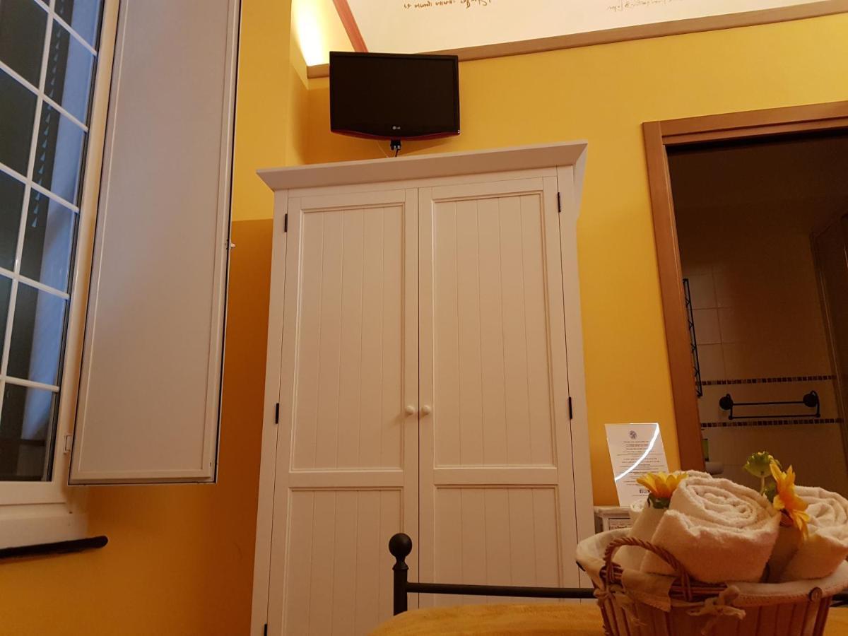 Ghiro Ghiotto Bed & Breakfast Pietra Ligure Exterior foto