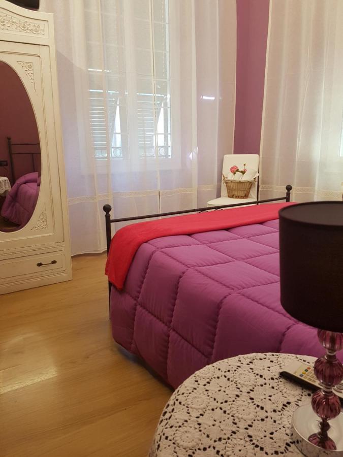 Ghiro Ghiotto Bed & Breakfast Pietra Ligure Exterior foto